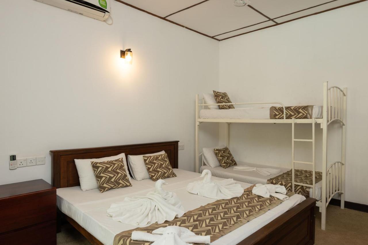 Surveyor'S Residence Bungalow Kandy Esterno foto