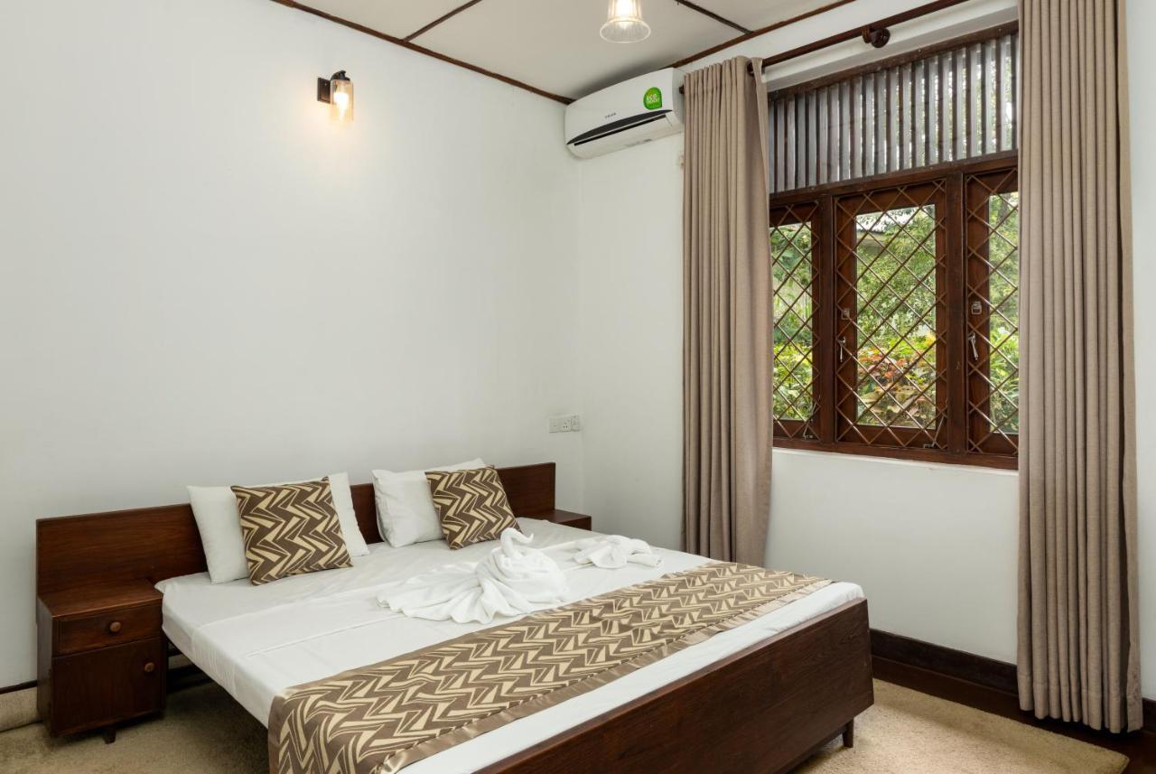 Surveyor'S Residence Bungalow Kandy Esterno foto
