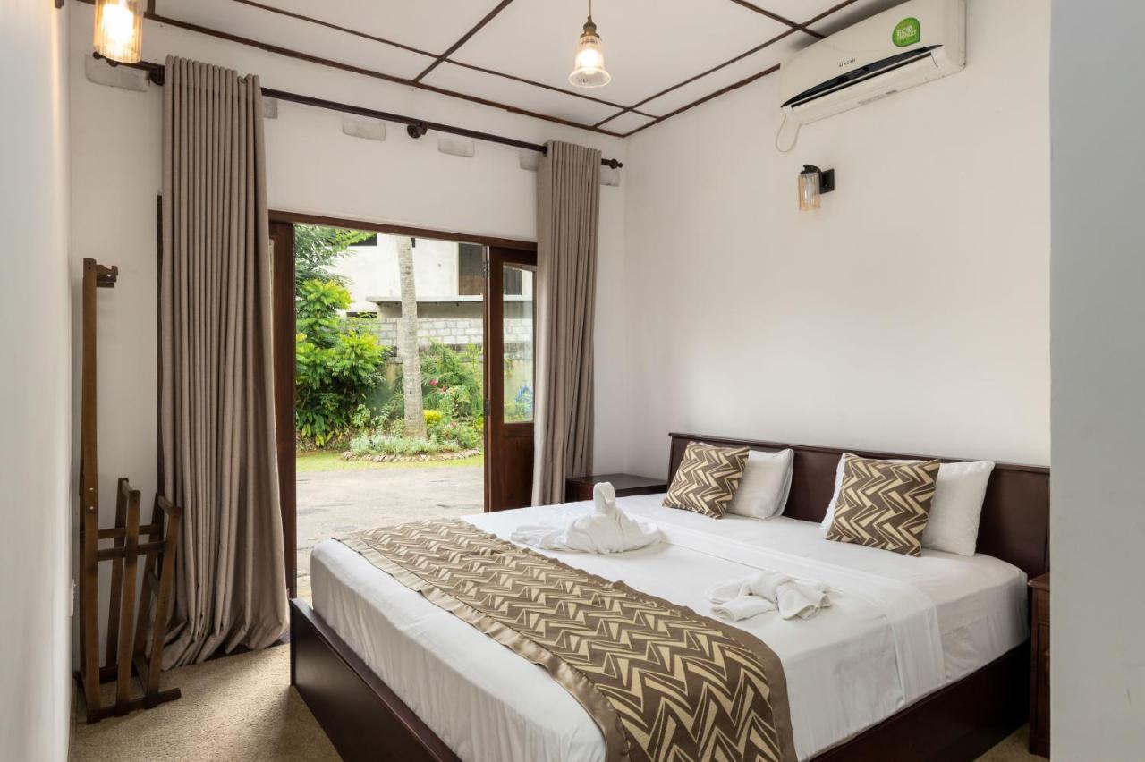 Surveyor'S Residence Bungalow Kandy Esterno foto