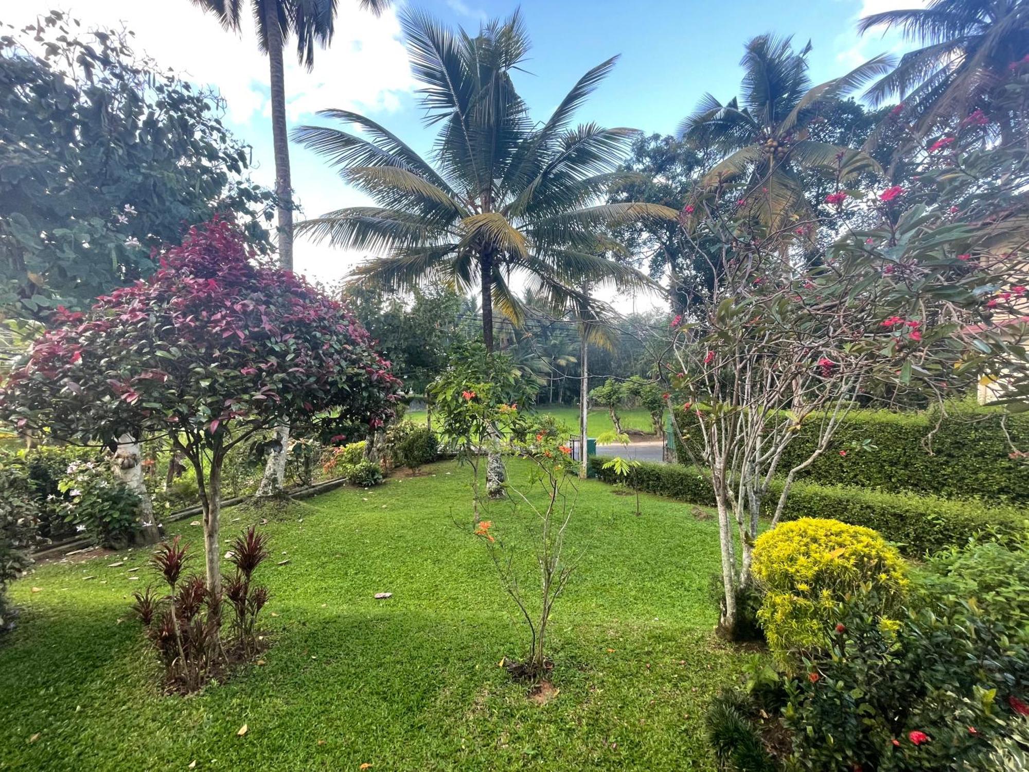 Surveyor'S Residence Bungalow Kandy Esterno foto
