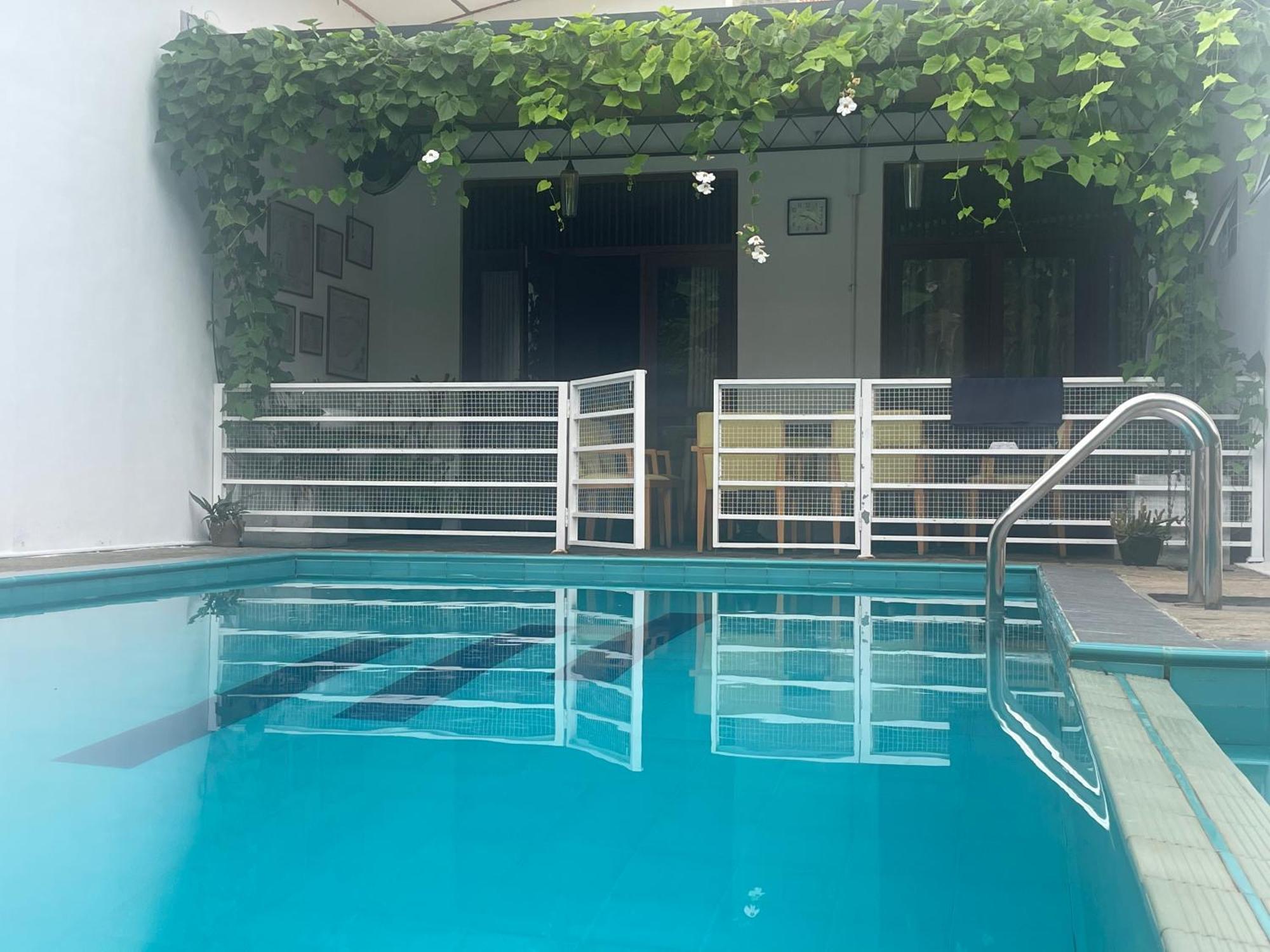 Surveyor'S Residence Bungalow Kandy Esterno foto